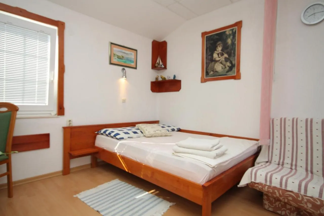 Apartments With A Parking Space Preko, Ugljan - 8224 Croatia