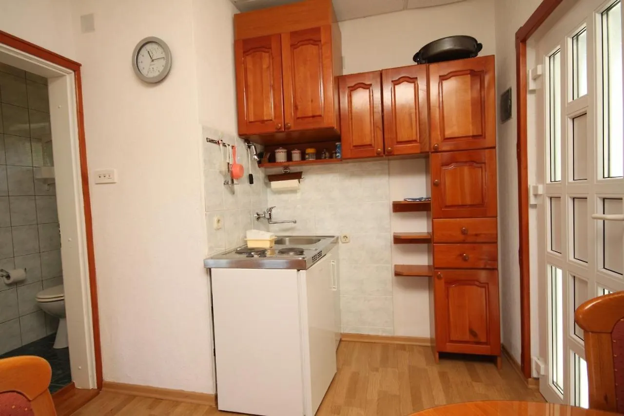 Apartments With A Parking Space Preko, Ugljan - 8224 Croatia