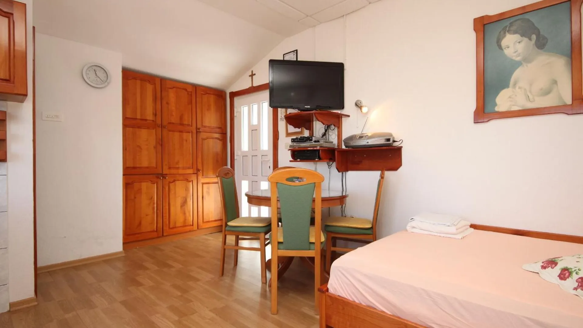Apartments With A Parking Space Preko, Ugljan - 8224 Croatia